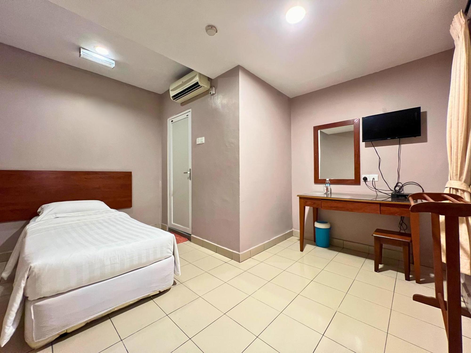 Tropicana Hotel Gemas Esterno foto