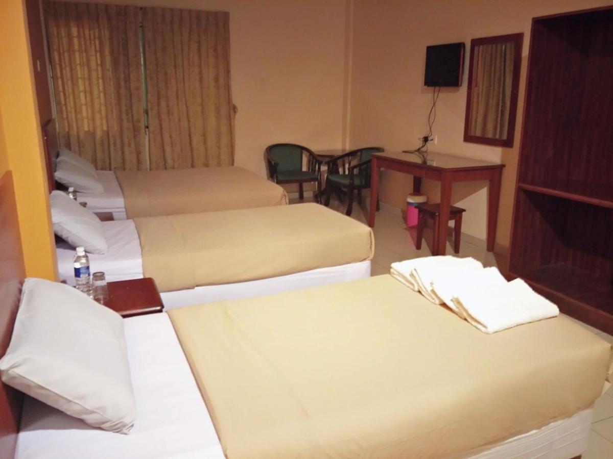 Tropicana Hotel Gemas Esterno foto