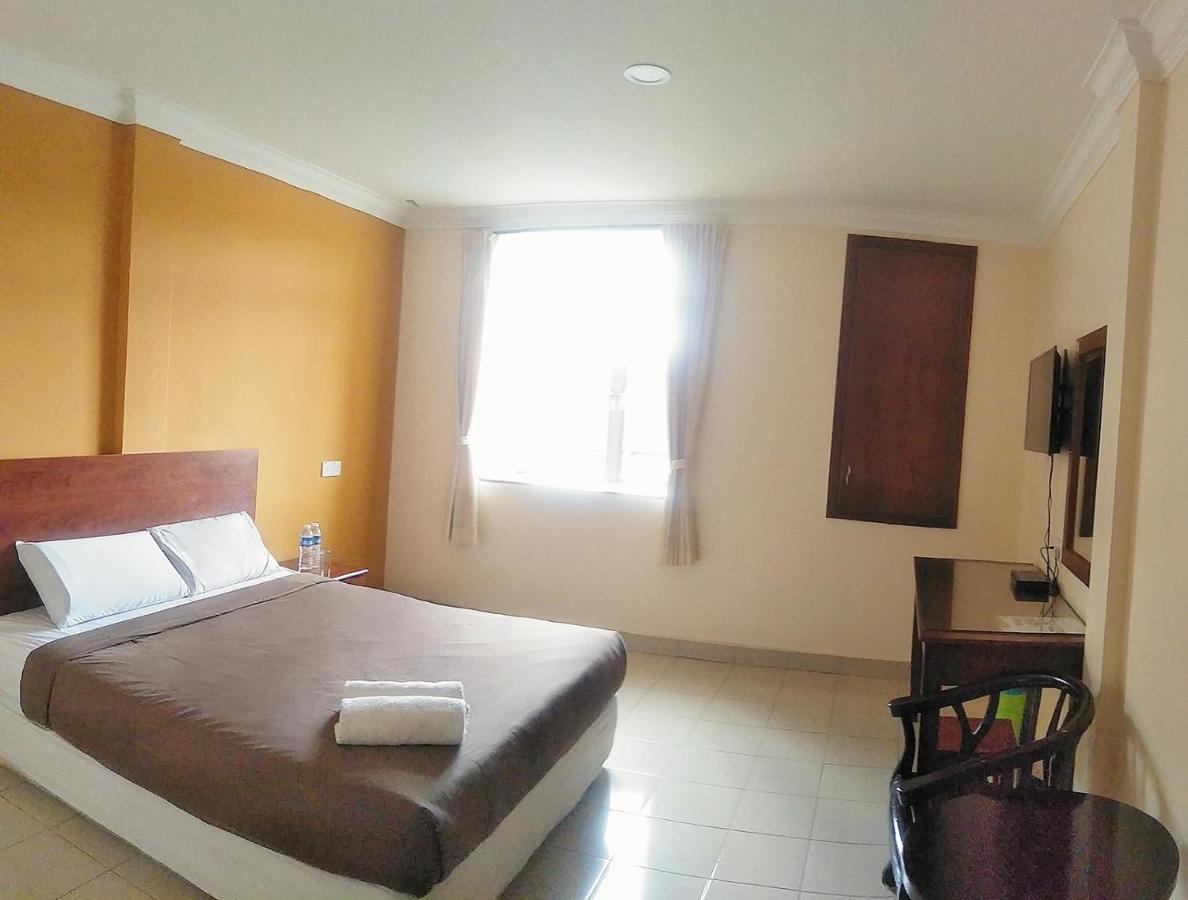 Tropicana Hotel Gemas Esterno foto