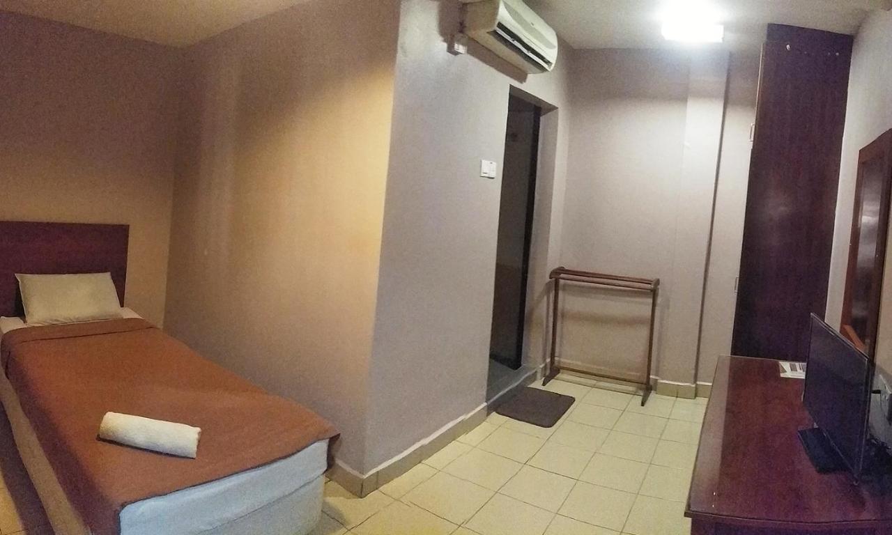Tropicana Hotel Gemas Esterno foto