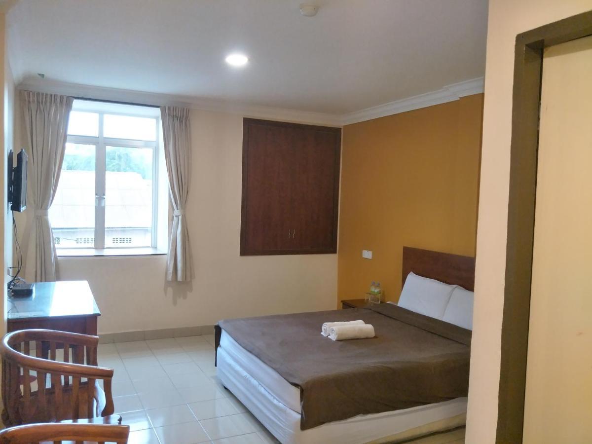 Tropicana Hotel Gemas Esterno foto